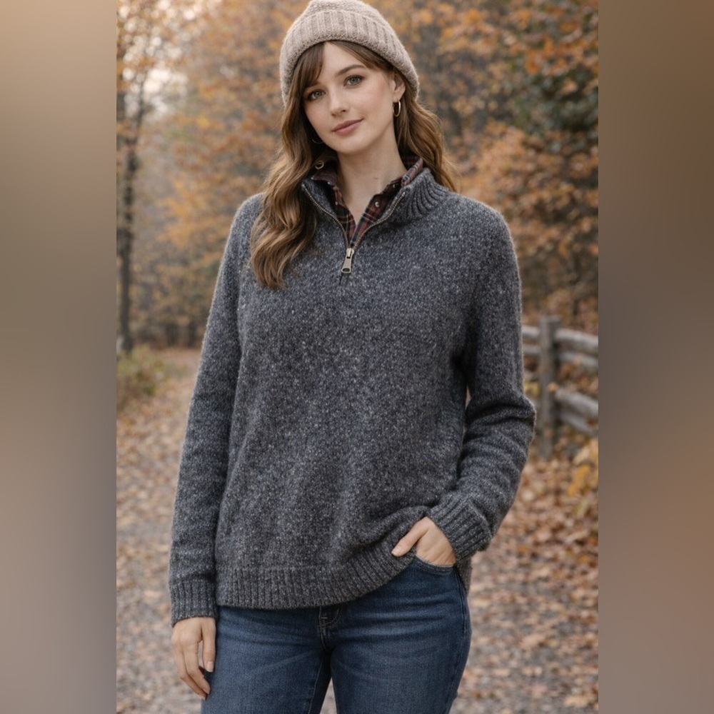 Vintage women’s Woolrich Zip neck Sweater size xl